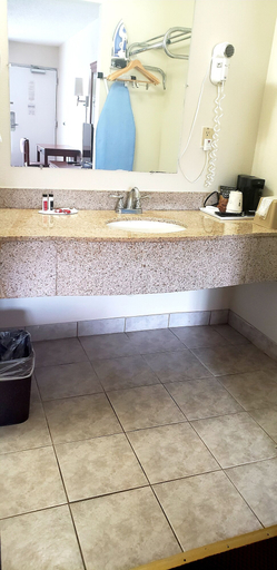 Bathroom 4, Days Inn by Wyndham Ashland, Hanover