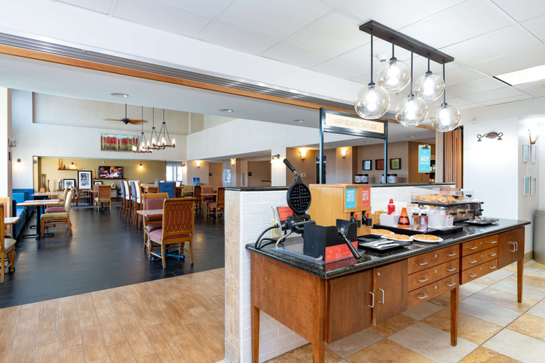 Food & Drinks 5, Hampton Inn & Suites Pittsburg, CA, Contra Costa