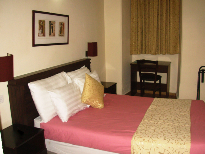 Bedroom 4, Little House in Bakah, Jerusalem