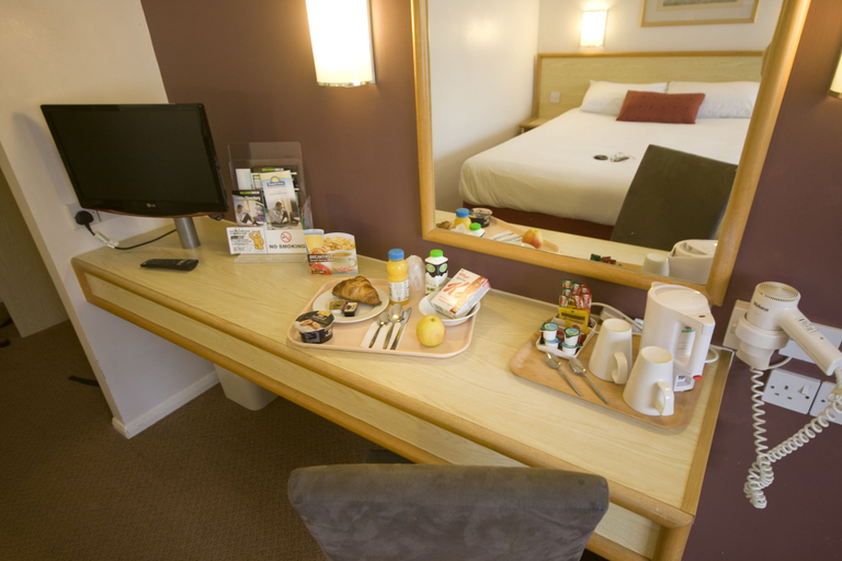 Bedroom 3, Days Inn by Wyndham Sedgemoor M5, Somerset