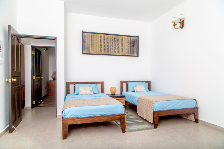 Bedroom 2, 2-bed Apt, Sleeps 5, Near Beau Vallon Beach