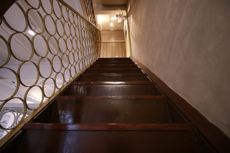 Others 5, 168 Hostel, Pathum Wan