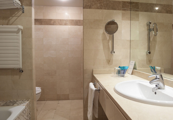 Bathroom 4, Aparthotel Campus, Asturias