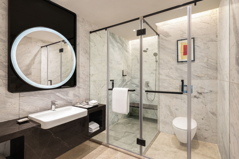Bathroom 5, Fairfield by Marriott Mumbai International Airport, Mumbai Suburban