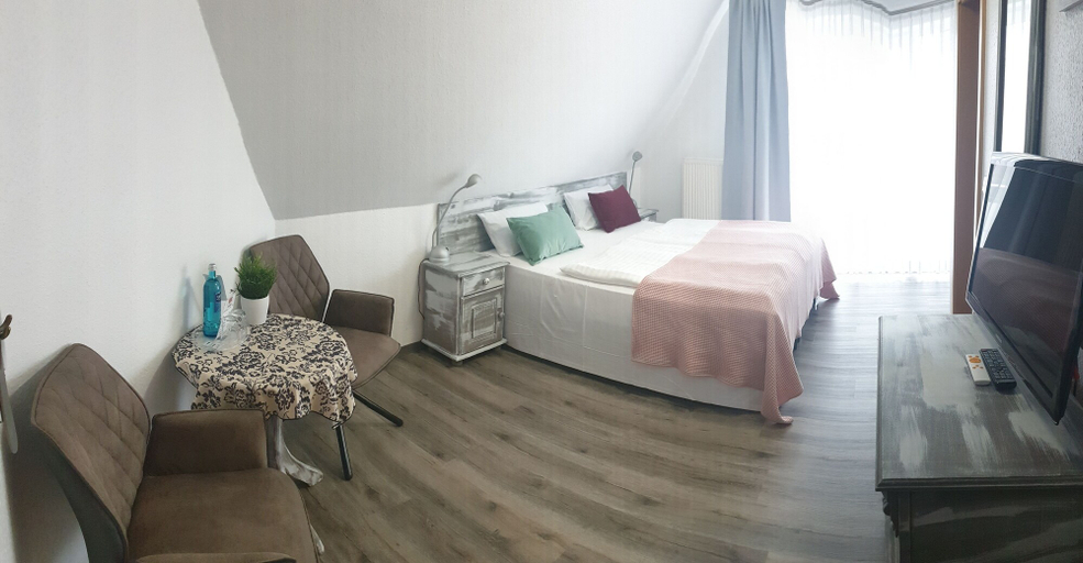 Bedroom 4, Blischkes Hotel, Wittmund