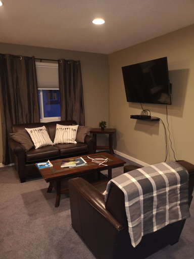 Bedroom 2, Banff Boundary Lodge, Division No. 15