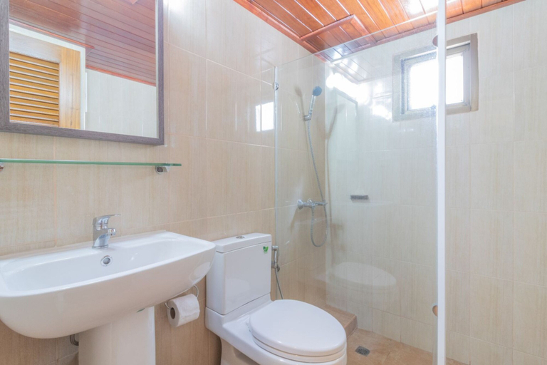 Bathroom 5, Siam Palace Hotel, Phaya Thai