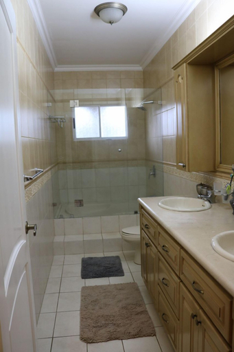 Bathroom, Deluxe Property in Cariari, Belén