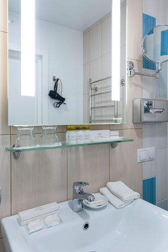Bathroom 3, Hotel Equator, Vladivostok gorsovet