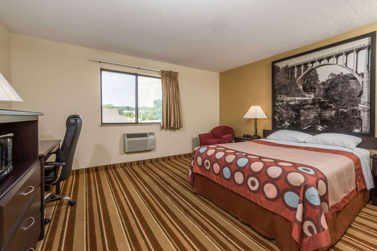 Bedroom 3, Super 8 by Wyndham Franklin/Middletown Area, Warren