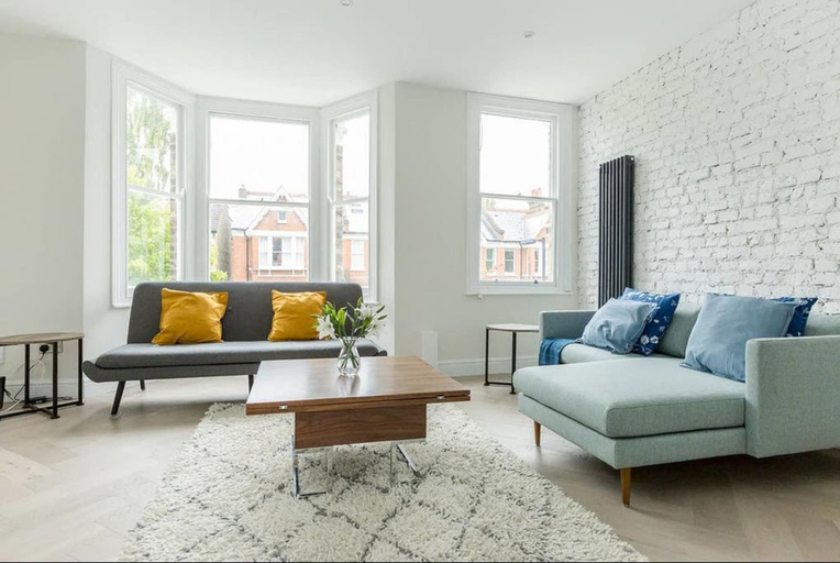Others 4, Spacious 3BR South London Apartment, London