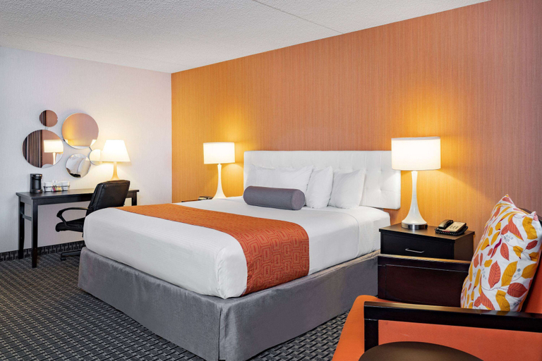 Bedroom 3, Howard Johnson by Wyndham Lima, Allen