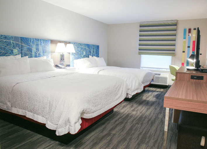 Bedroom 4, Hampton Inn & Suites Mount Laurel/Moorestown, Burlington