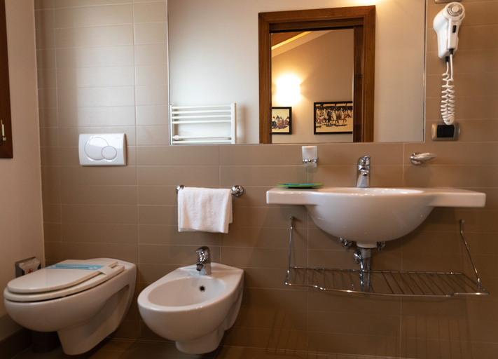 Bathroom 4, Locanda Al Sole, Treviso