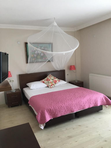 Bedroom 5, Melaike Otel, Foça