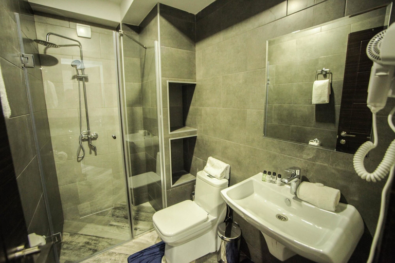 Bathroom 5, Borjomi Underwood Hotel, Borjomi