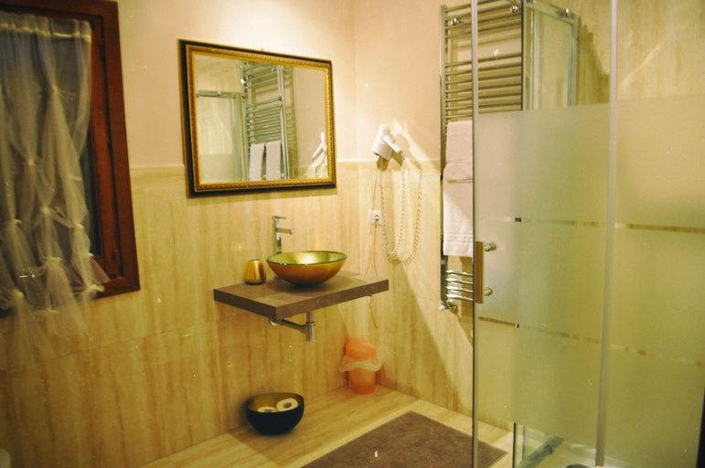 Bathroom 5, Cascina De' Fagiolari, Florence