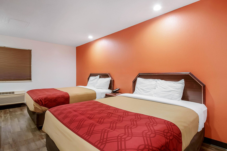 Bedroom 2, Econo Lodge Franklin, Johnson