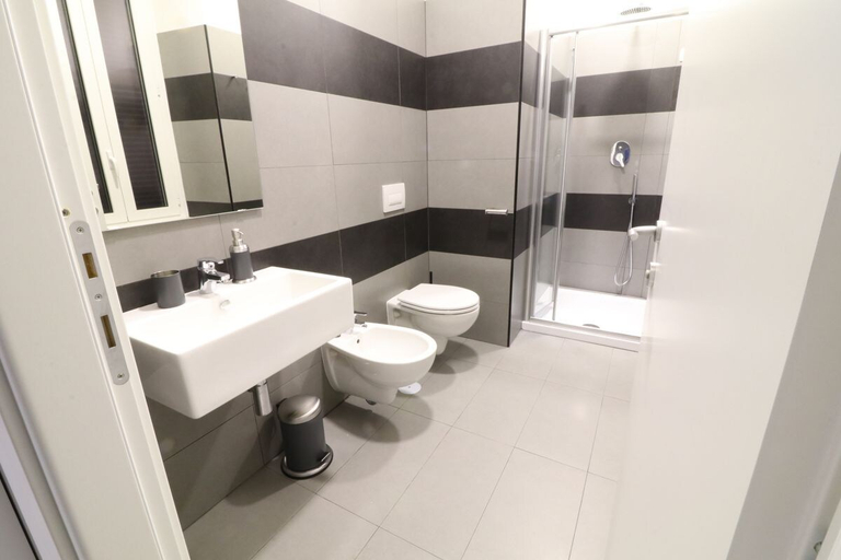Bathroom 5, Cinque Sogni, Roma