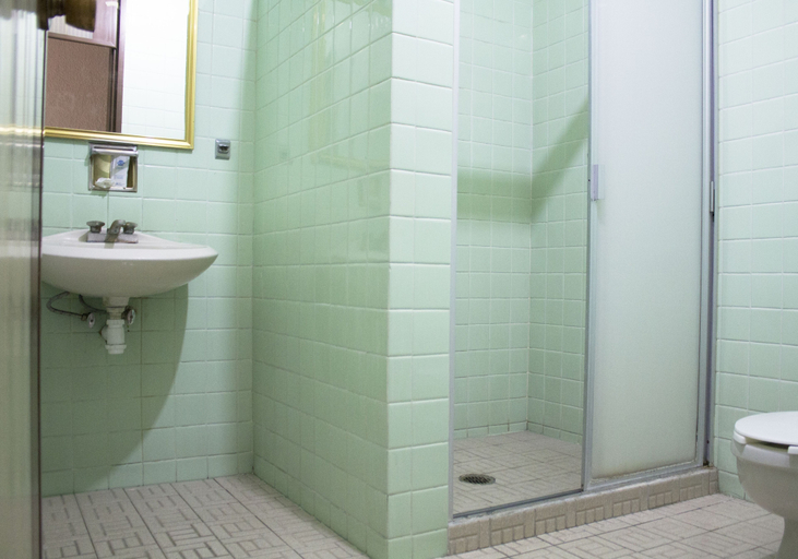 Bathroom 4, Hotel El Monte, Salamanca