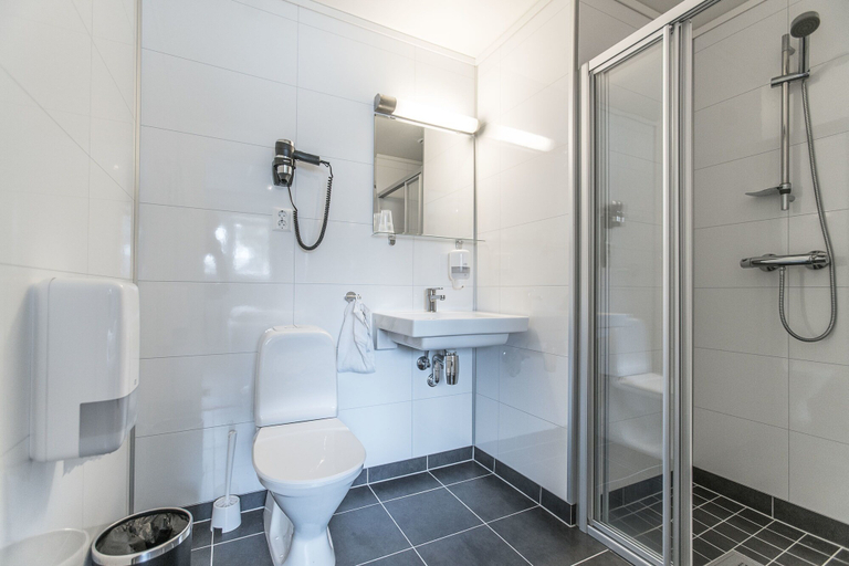 Bathroom 5, Almaas Hotell Stord, Stord