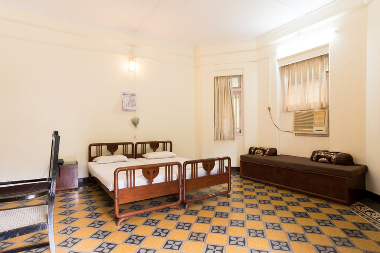 Bedroom 3, Bentleys Hotel Colaba, Mumbai City