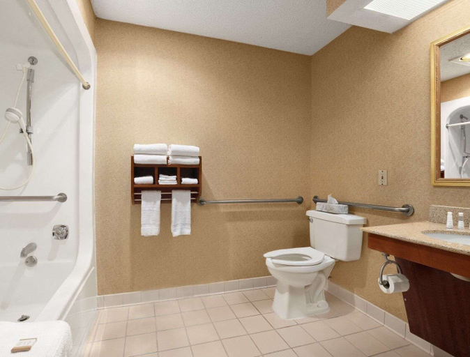 Bathroom 3, Baymont by Wyndham Lewisville, Denton