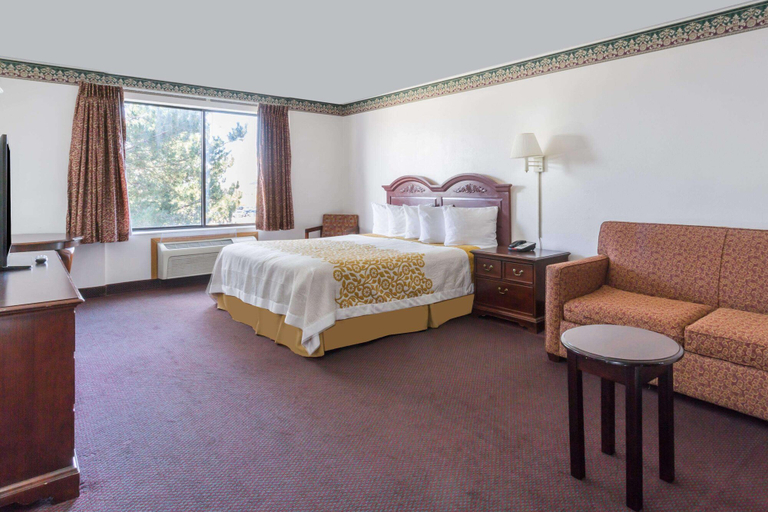 Bedroom 3, Days Inn by Wyndham Evanston WY, Uinta