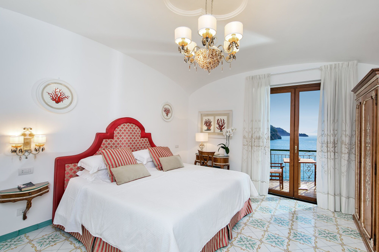 Bedroom 5, Villa Corallium, Salerno