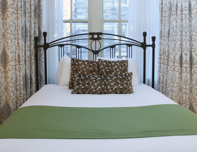 Bedroom 3, The Conwell Inn, Philadelphia