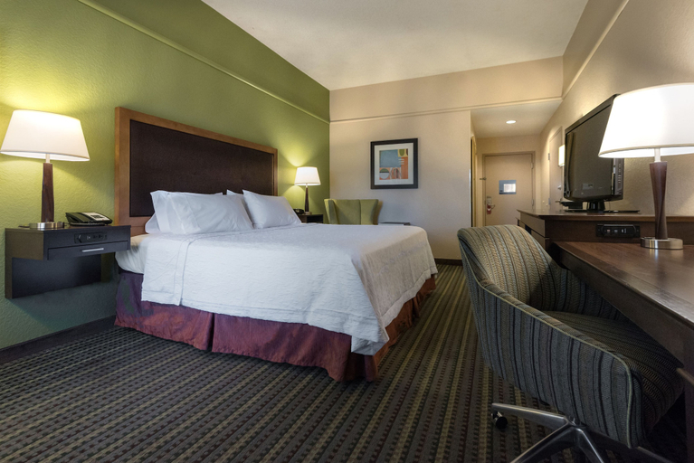 Bedroom 3, Hampton Inn Brooksville Dade, Hernando