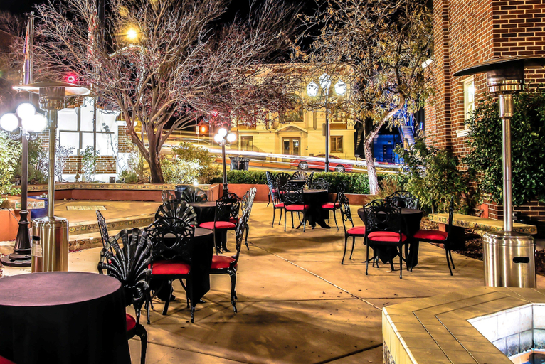Food & Drinks 4, Hassayampa Inn, Yavapai