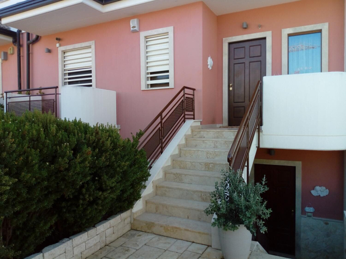 Exterior & Views 2, B&B Villa Rosa, Bari