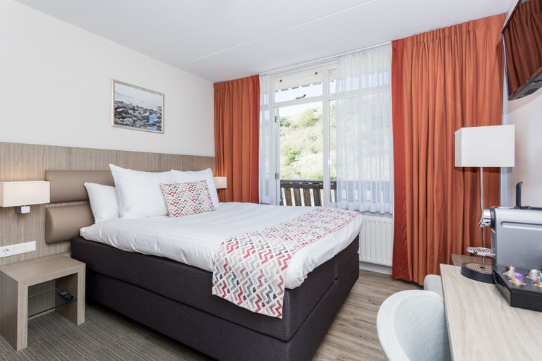 Bedroom 3, Strandhotel Westduin, Veere