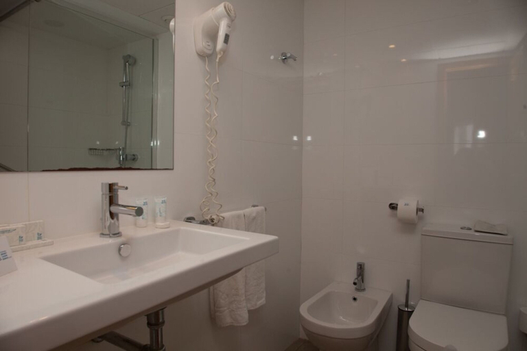 Bathroom 5, Aparthotel Acuazul, Castellón