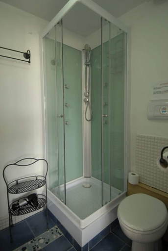 Bathroom 2, Nughe 'e' Oro Guesthouse, Nuoro