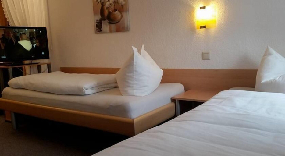 Bedroom 2, Pension Borna, Leipzig