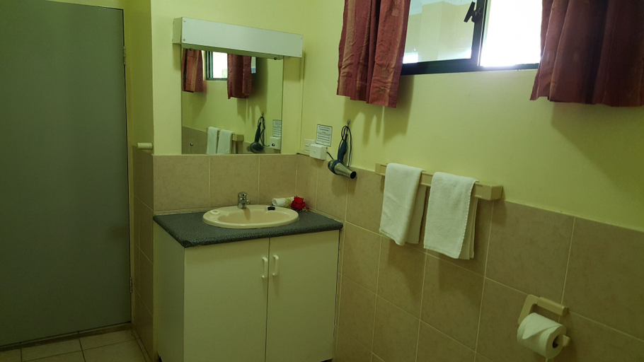 Bathroom 4, Grand West's Villas, Ba