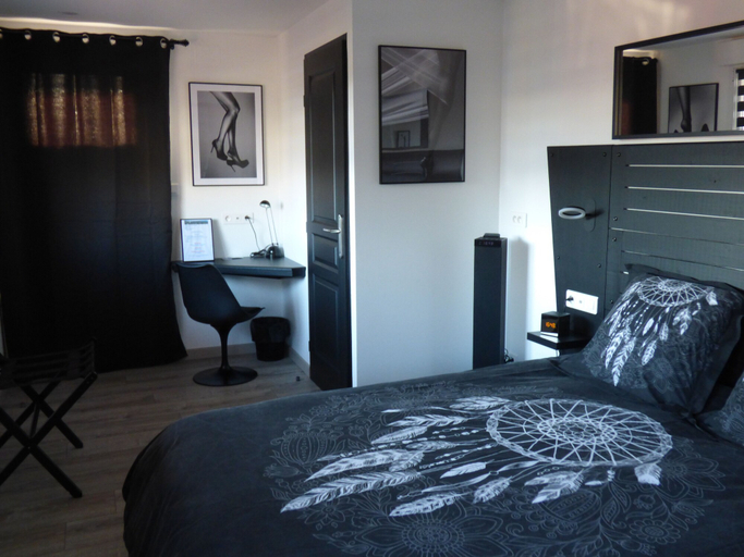 Bedroom 4, La Colline aux Yeux Doubs, Doubs
