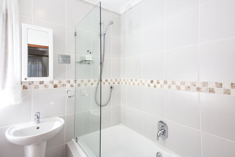Bathroom 5, Kingfisher GuestHouse, Nelson Mandela Bay