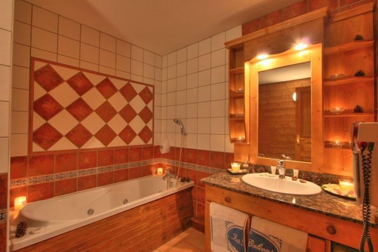 Bathroom, Hotel Les Balcons Village & Spa Belle Plagne, Savoie