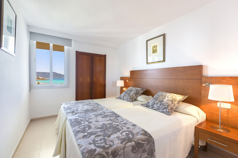 Bedroom 3, Hipotels Mercedes Aparthotel, Baleares