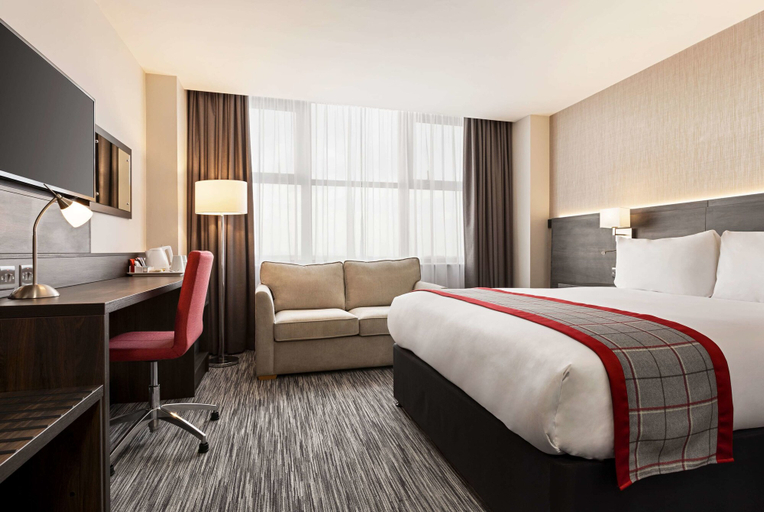 Bedroom 3, Ramada by Wyndham Cobham, Surrey
