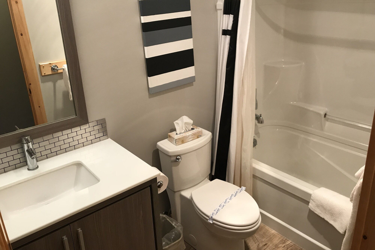 Bathroom 3, The Griz Inn, East Kootenay