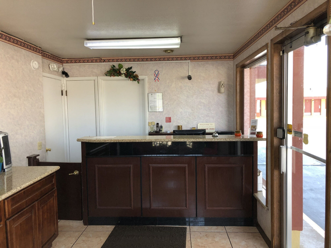 Others 5, Scottish Inn, Custer