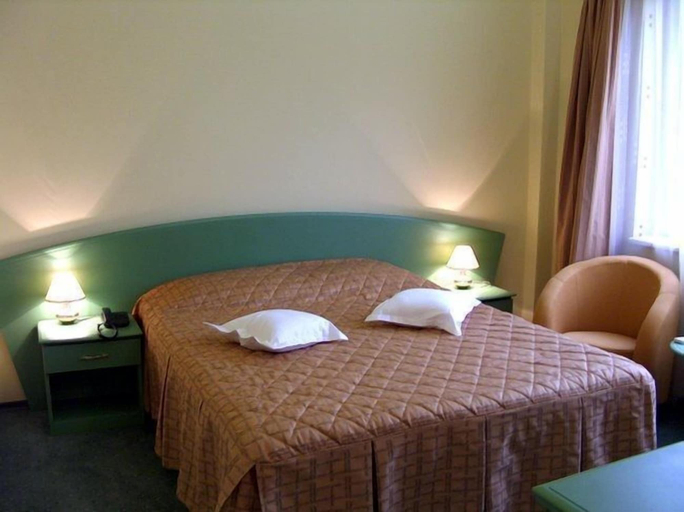 Bedroom 2, Eurohotel Baia Mare, Baia Mare