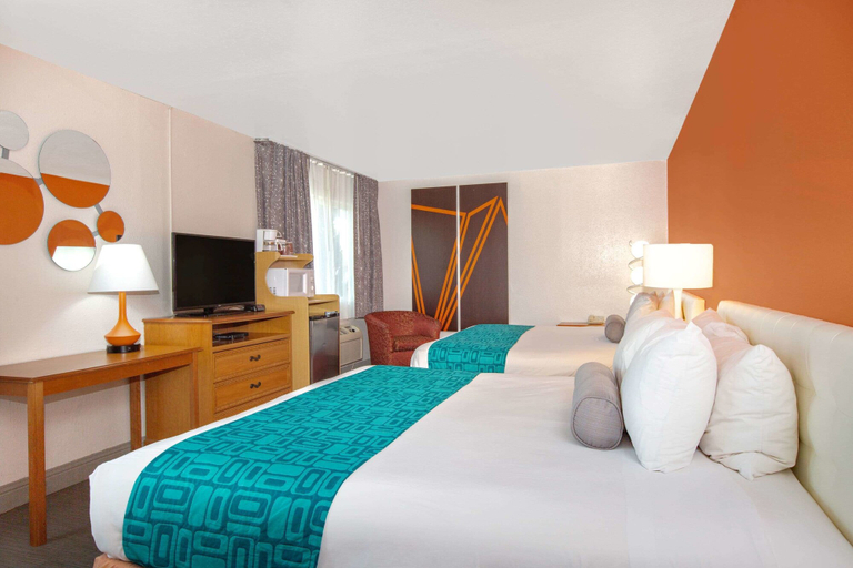 Bedroom 3, Howard Johnson by Wyndham Salem, Marion