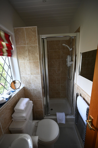 Bathroom 3, Halwell Lodge, Cornwall