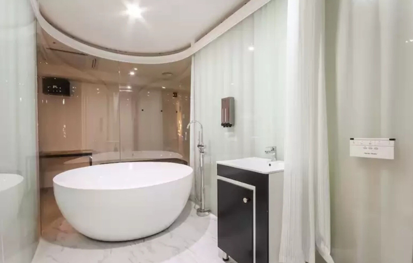 Bathroom 4, Biennale Hotel, Buk