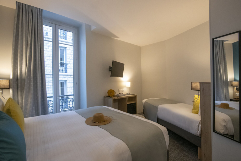 Bedroom 3, Hôtel Bristol, Alpes-Maritimes